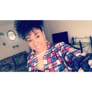 Meet your Posher, Maegan